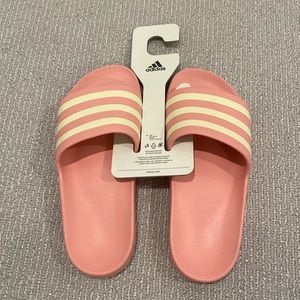 NWT addidas women’s size 7 slides